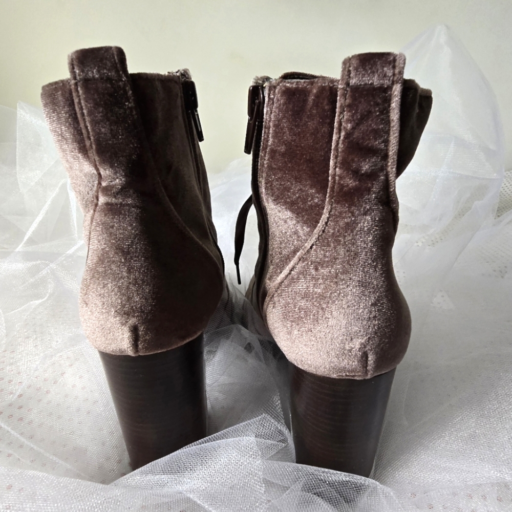Steve Madden Frost Brown Velvet Lace-Up Ankle Boots Size 7.5M - Picture 6 of 10